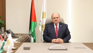 لسبب شخصي.. محافظ "المركزي الفلسطيني" يستقبل من منصبه