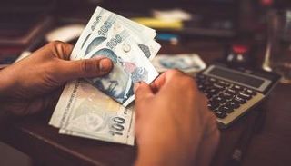 تدني العملة الليرة التركية متواصل