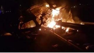 آثار الغارة التي استهدفت قاسم سليماني قرب مطار بغداد قبل عام