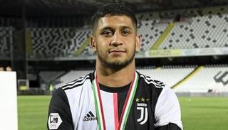 حمزة رفيعة نجم يوفنتوس الموهوب