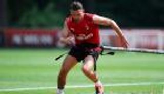 هل يعود بن ناصر لمواجهة يوفنتوس؟.. تدريبات ميلان تجيب