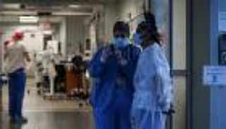 سلالة كورونا الجديدة في جنوب أفريقيا تثير قلقا في بريطانيا