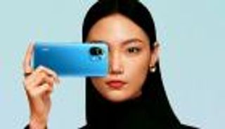 هاتف شاومي الجديد يستعين بشاشة سامسونج.. يمكنه قياس نبضات القلب