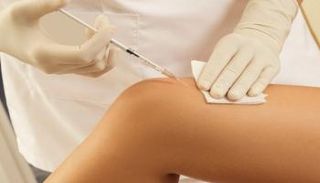 يتم حقن السيقان بالبوتوكس لمنع انقباض عضلات الساق