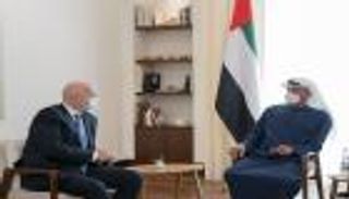 محمد بن زايد يستقبل رئيس الفيفا في أبوظبي
