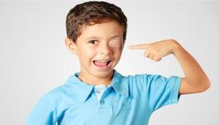 العين الكسولة يمكن أن تسبب ضعف البصر عند الطفل