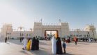 مهرجان الشيخ زايد.. نافذة للتعريف بجماليات الحرف والتقاليد الإماراتية