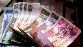 عملات ورقية من الدرهم الإماراتي - أرشيفية