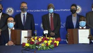 جانب من توقع اتفاق السلام بين السودان وإسرائيل