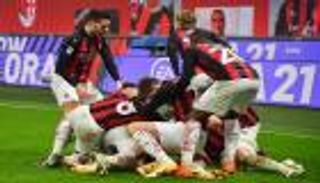 مدافع ميلان يحسم موقفه من الهلال السعودي