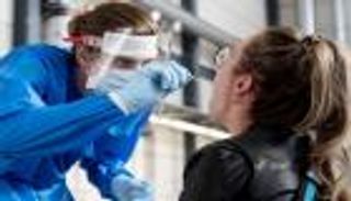 سلالة كورونا الجديدة تغزو عدة ولايات أمريكية