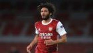 الدوري الإنجليزي.. أرسنال يتمسك بالمصري محمد النني