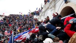 اقتحام مبنى الكونجرس الأمريكي