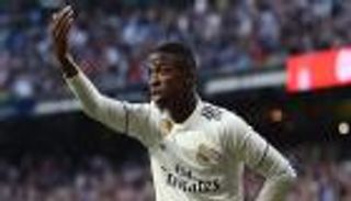 مهاجم ريال مدريد يحارب العنصرية بأغنية لبوب مارلي