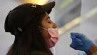 ارتفاع إصابات كورونا في إيطاليا 35% خلال 24 ساعة