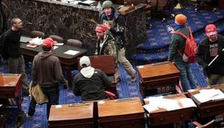 عدد من أنصار ترامب داخل الكونجرس - أ.ف.ب