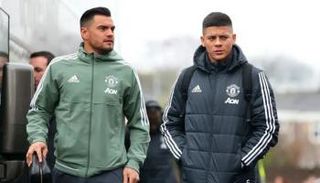 ماركوس روخو وسيرخيو روميرو لاعبا مانشستر يونايتد