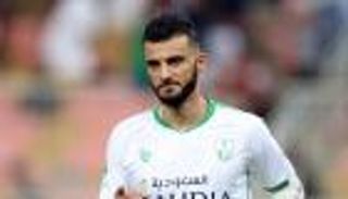 هداف الدوري السعودي التاريخي.. السومة يفسر سقوط الأهلي وينفي التجديد