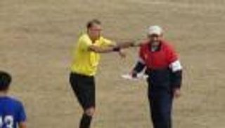 بالصور.. كوب شاي يضع حكما مصريا أمام نيران الجماهير