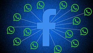 شعار فيسبوك وسط شعارات واتساب