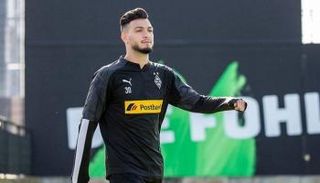 رامي بنسبعيني نجم مونشنجلادباخ ومنتخب الجزائر