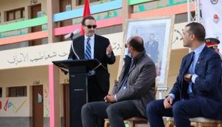 ديفيد شينكر يشارك في تدشين نادٍ لكرة السلة بمدينة العيون 