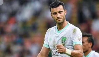 عمر السومة مهاجم الأهلي السعودي