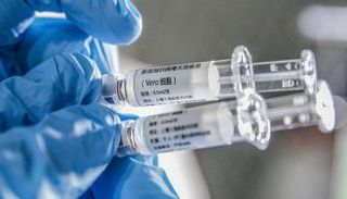 إندونيسيا تقر لقاح سينوفاك الصيني لكوفيد-19