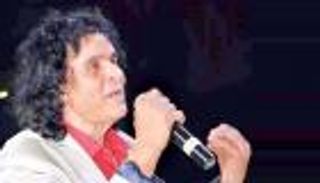 فيديو.. علي حميدة يبكي ويروي أزمته مع الفقر والمرض