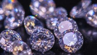 إعادة محاكمة تاجر ألماس في سويسرا بتهمة الفساد