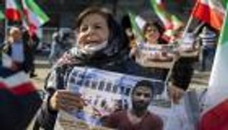 بعد "أفكاري".. ثاني مصارع إيراني مهدد بالإعدام