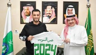 الأهلي السعودي يربط عمر السومة