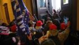 الكابيتول تحت تهديد "مجموعة مسلحة" قبل تنصيب بايدن