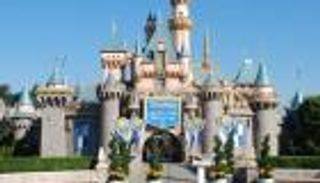 "ديزني لاند" على خط مواجهة كورونا في كاليفورنيا