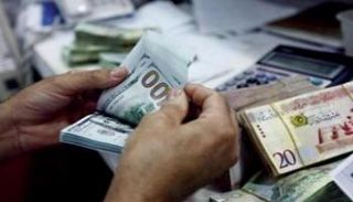 دولار أمريكي -أرشيفية 