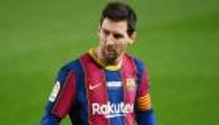 بنود غريبة وراتب ضخم.. تسريبات جديدة تكشف سبب ثورة ميسي