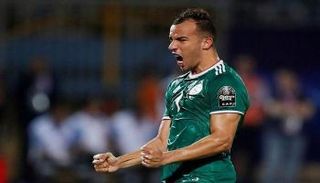 جمال بلعمري لاعب ليون الفرنسي