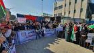 بالصور.. احتجاجات بغزة ضد تقليص مساعدات "الأونروا"