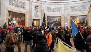 أنصار ترامب خلال اقتحام مبنى الكابيتول - أ.ف.ب