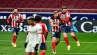 الدوري الإسباني.. أتلتيكو مدريد يتخطى إشبيلية ويبتعد بالصدارة