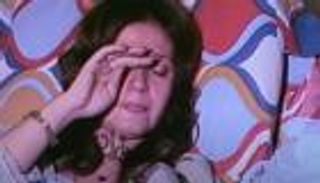 مديحة كامل باكية على سرير المرض: السيناريوهات اختفت.. يوجد أدوية فقط 