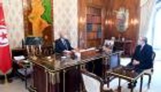 تونس تطلب لقاح كورونا من الجزائر.. شكر وغضب شعبي