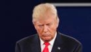 ماذا كان يفعل ترامب خلال جلسة "المساءلة والعزل"؟