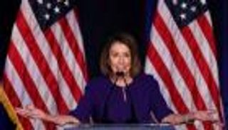 بيلوسي ارتدت نفس الفستان في جلستي عزل ترامب.. ما السر؟