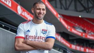 الجزائري إسلام سليماني لاعب ليون الجديد