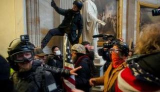 جانب من الهجوم على الكونجرس