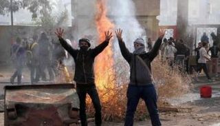 جانب من عنف عناصر جماعة الإخوان الإرهابية