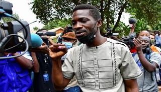 مرشح المعارضة في أوغندا نجم البوب بوبي واين 