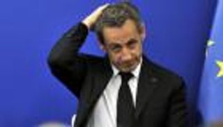 تحقيق فرنسي في نشاط ساركوزي "المشبوه" بروسيا