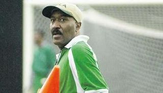 ناصر الجوهر مدرب منتخب السعودية السابق